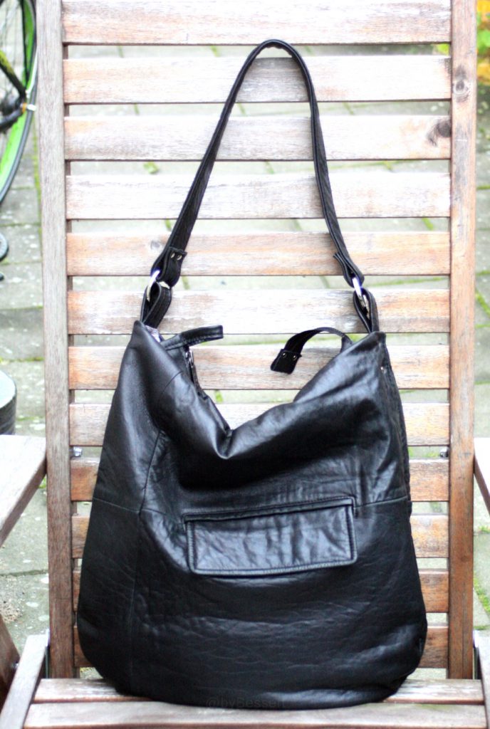 A black citybag for Tina