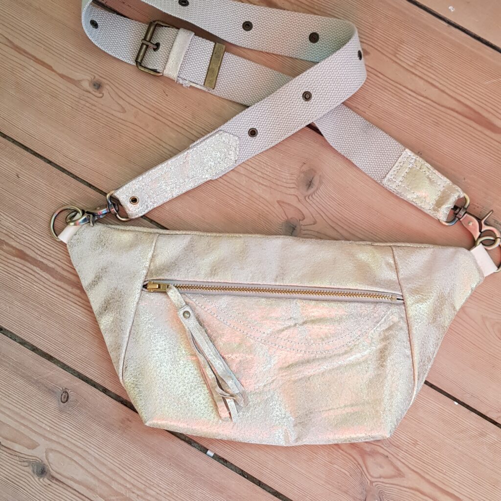 Gold bumbag / funnypack